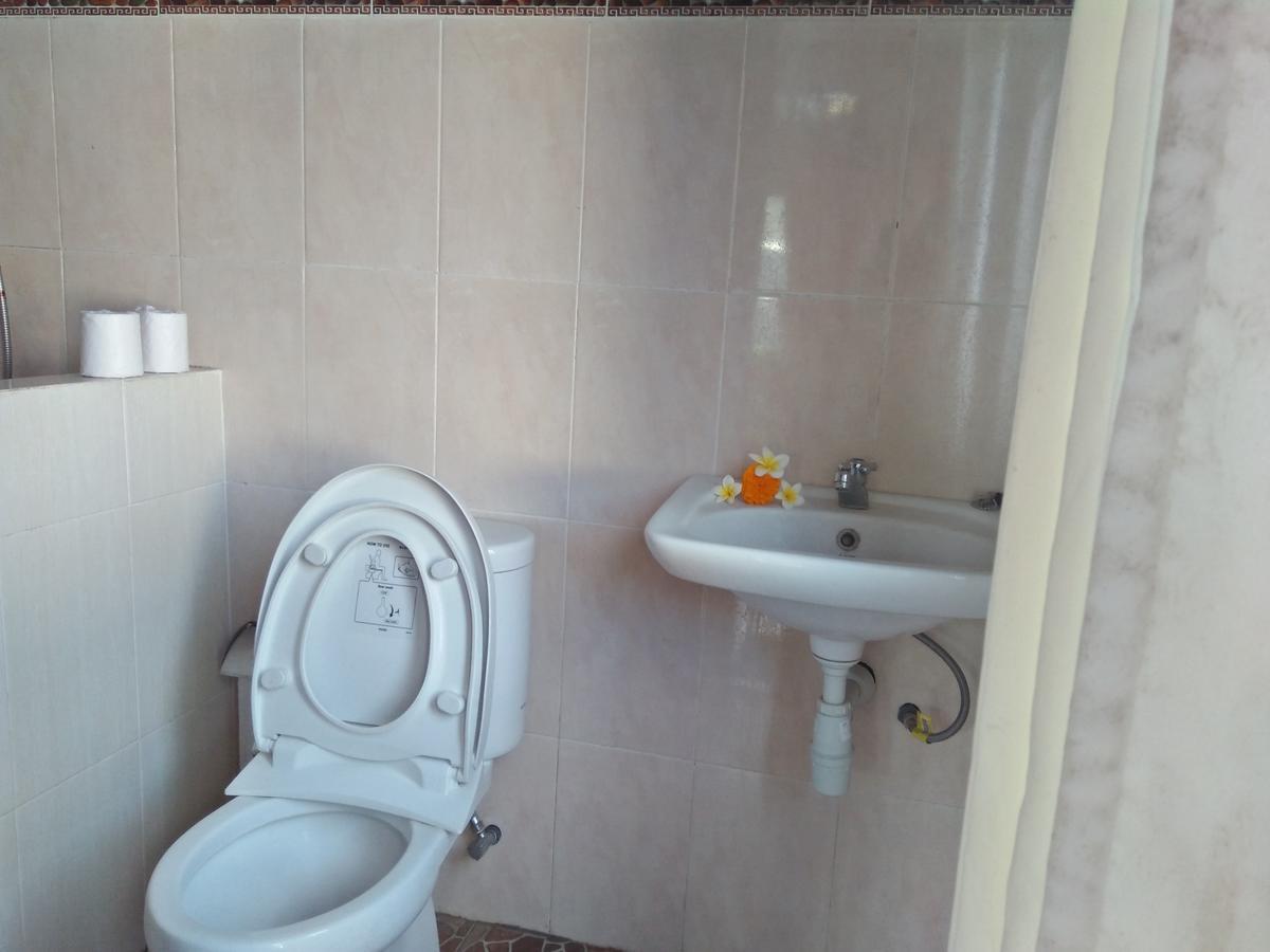 Tira Amed Homestay Exteriör bild